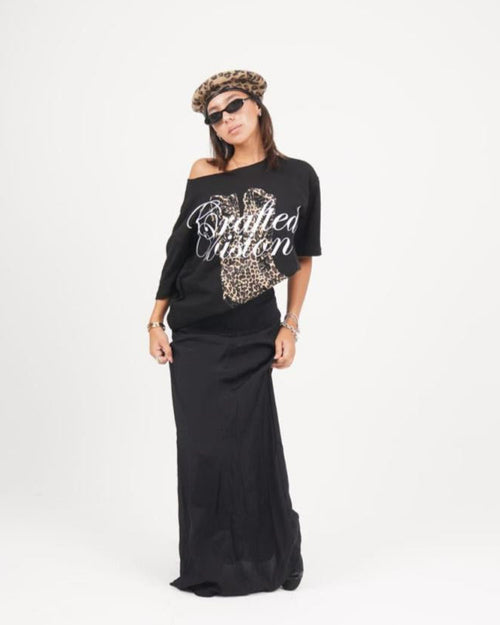 Cowboy boots (black) t-shirt/off shoulder